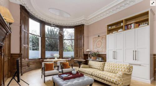 Luxury Wood panelled West End GF Flat - image 11