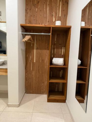 Executive Suite image 5