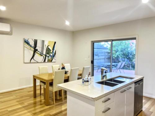 Palette House in فوريست هيل