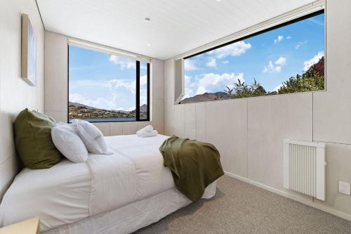 Fantail Uninterrupted Mountain and Lake View access - image 7