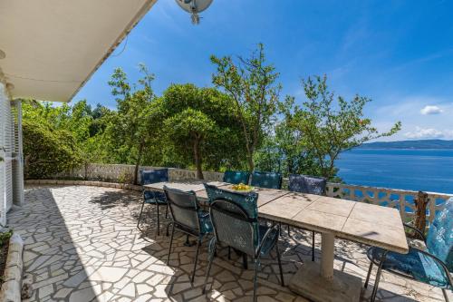Apartments by the sea Brela Makarska - 24541 - image 5