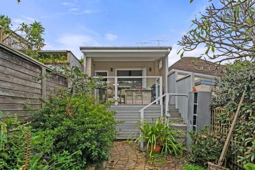 Cottage on Starling - Vintage meets Modern Comfort - image 7