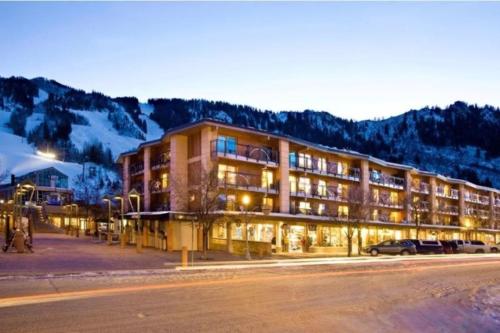 3 Bedroom Gold-Rated Condo At The Base Of Aspen Mountain