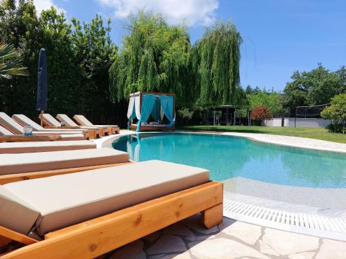 Villa Black White Dassia - Corfu