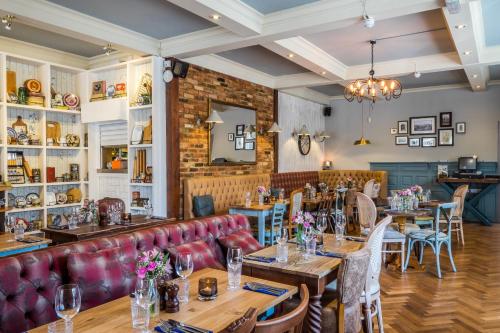 The Bulls Head Hotel - image 10