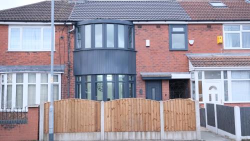 Modern House - 3 Bedrooms - 1 Bath - ManCity, Manchester