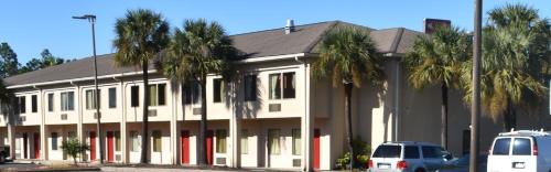 Guest Cottages Inn & Suites, Brunswick GA - 숙소 외관