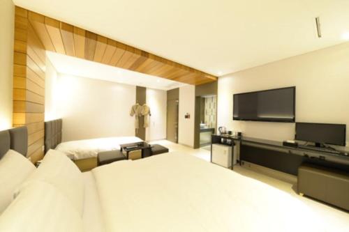 Premier Twin Room