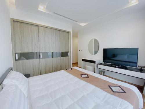 One-Bedroom Apartment image 1