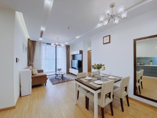 One-Bedroom Apartment image 4