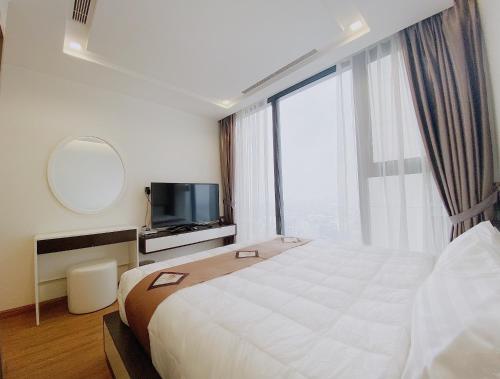 One-Bedroom Apartment image 6