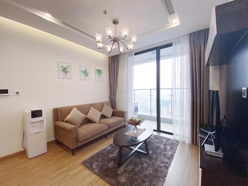 One-Bedroom Apartment image 7