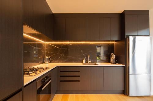 Stylish & Modern Home Mountain View Free WI-FI - image 2