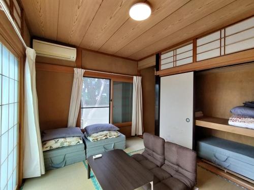 Traditional 2-Story Japanese Home Near Narita in Tomisato