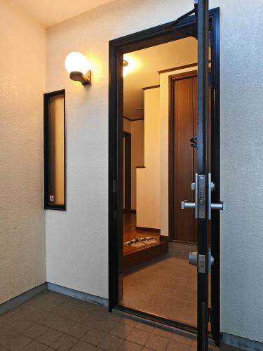 Traditional 2-Story Japanese Home Near Narita in Tomisato