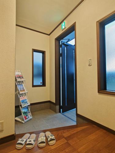 Traditional 2-Story Japanese Home Near Narita in Tomisato
