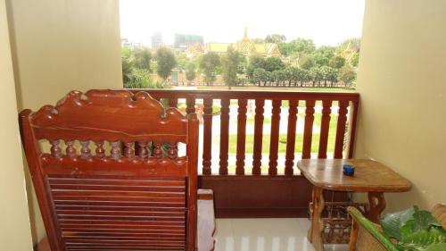 ゴールデン ノウラ ヴィラ パブ & レストラン