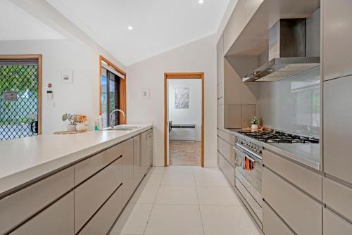 Sunny Pool Access Home for Family in Campbelltown