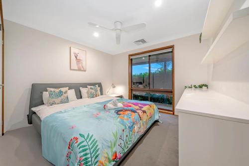 Sunny Pool Access Home for Family in Campbelltown