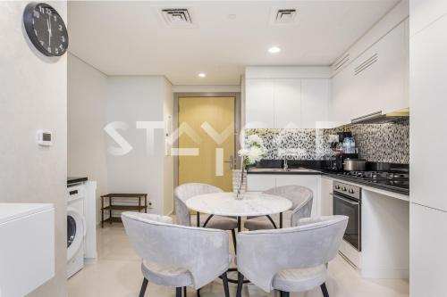 Staycae Holiday Homes - Aykon C - image 14