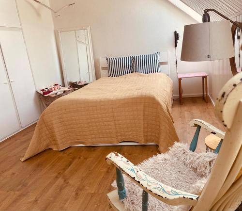 Charming rooftop apartment in Uhre in บรังเดอ