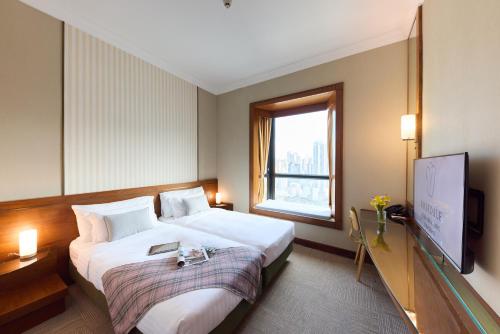 Executive Suite (25 – 32/F) image 2