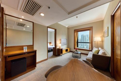 Executive Suite (25 – 32/F) image 5