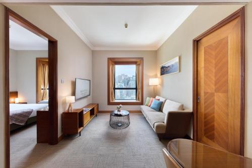 Executive Suite (25 – 32/F) image 8