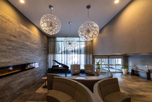 Georgian Bay Hotel Trademark Collection by Wyndham - Collingwood