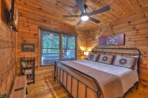 Bearfoot Ridge Wood-burning fireplace cozy hot tub serene views in Ellijay, USA