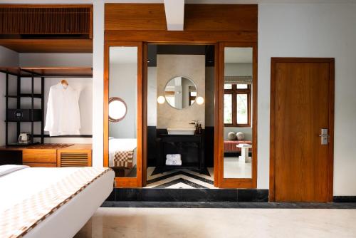 The Kin Hotel in Dadar