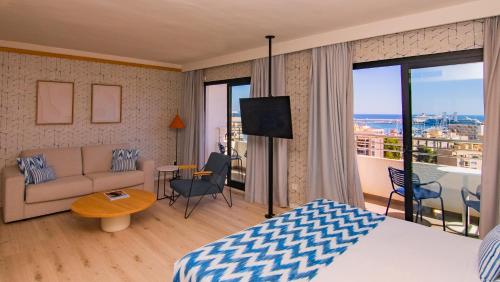 room detail thumbnail 1
