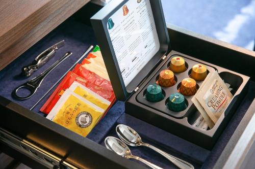 room detail thumbnail 2