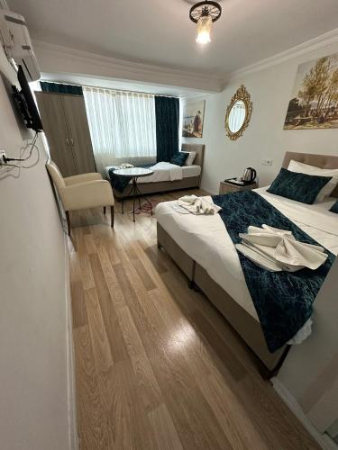 room detail thumbnail 1