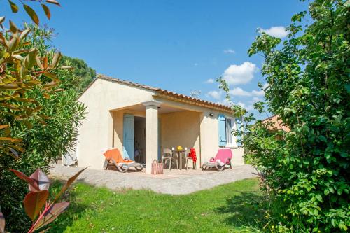 2 bedrooms, 4 beds