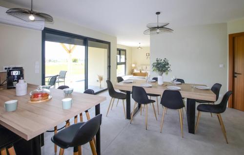 virtuve, Lovely Home In Puy St Martin in Puī Senmartēna