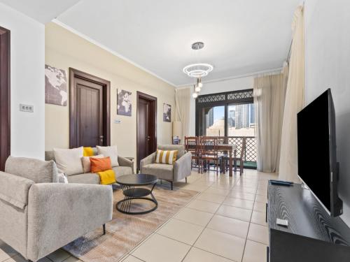 Iconic Views -Stylish 2BR Near Burj Khalifa- Yansoon, Dubai (foto 4)