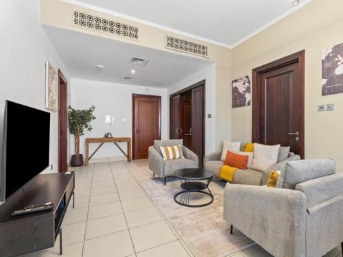 Iconic Views -Stylish 2BR Near Burj Khalifa- Yansoon, Dubai (foto 5)