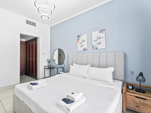 Iconic Views -Stylish 2BR Near Burj Khalifa- Yansoon, Dubai (foto 8)