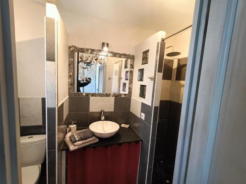 Badezimmer, Le faré tchanqué chambre d'hôtes, parking gratuit sur place (Le fare tchanque chambre d'hotes, parking gratuit sur place) in Cavaillon