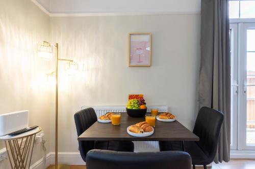Two-Bedroom Apartment image 5