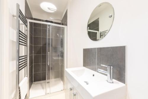 Two-Bedroom Apartment image 4