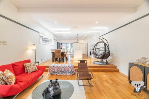 KozyGuru | Rose Bay | 3BR Steps to Beach + Parking