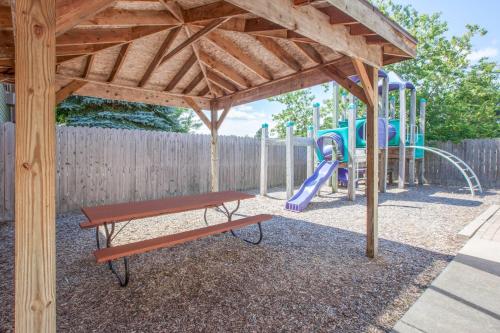 Super 8 by Wyndham Houghton Lake in Houghton Lake, USA