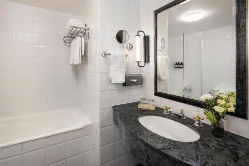 NH Brussels Carrefour de l Europe Room Type - Junior Suite