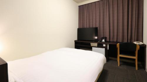 Economy Single Room with Shared Bathroom - Non-Smoking