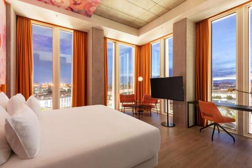 room detail thumbnail 0