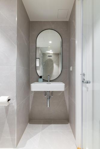 Stylish Volta Quarter Studios with AC Room Type - Superior Studio