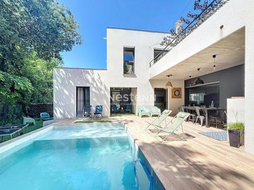 3392-Magnifique villa avec piscine privative gîte à louer Baho