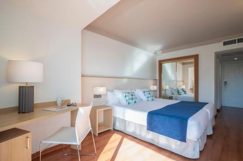 2 twin beds